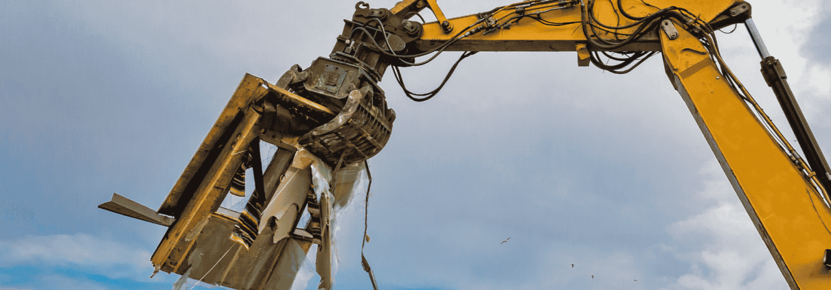 Demolizione e ricostruzione con ampliamento: l'aumento di volume non azzera le distanze storiche 1 demolizione e ricostruzione